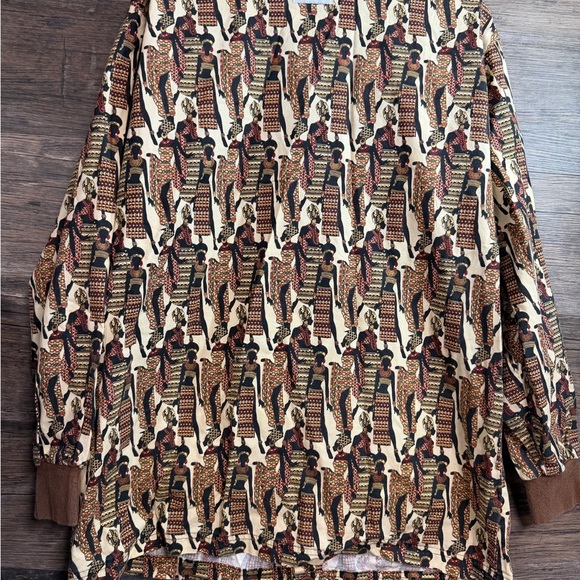 Scrubs Ethnic Print Long Sleeve Scrub Top - Picture 2 of 7